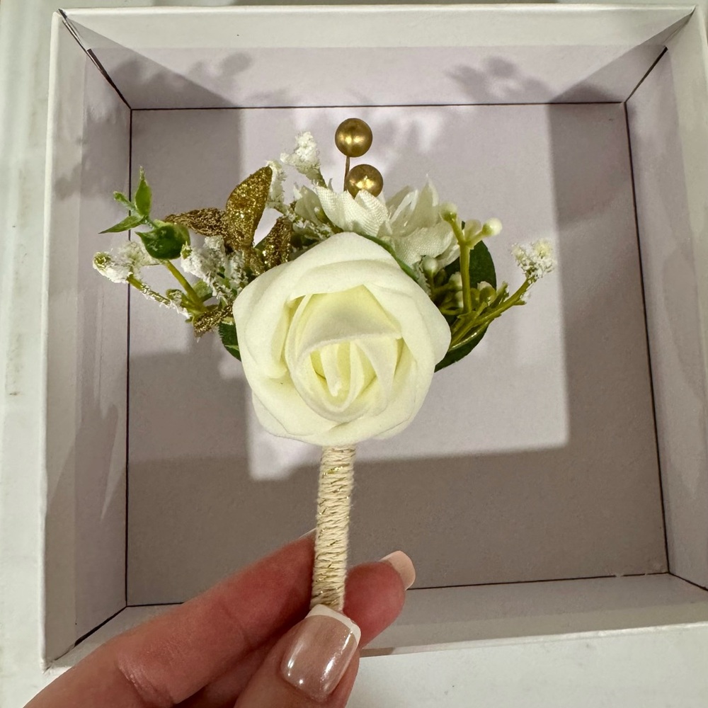 7 Elegant Ivory Boutonniere with Gold Accents